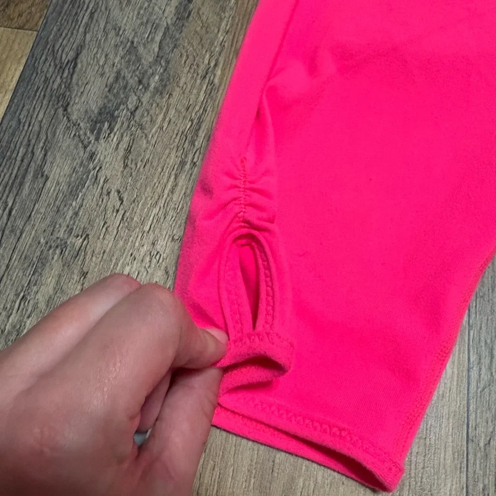 Lululemon Athletica Hot Pink Leggings - Picture 2 of 9